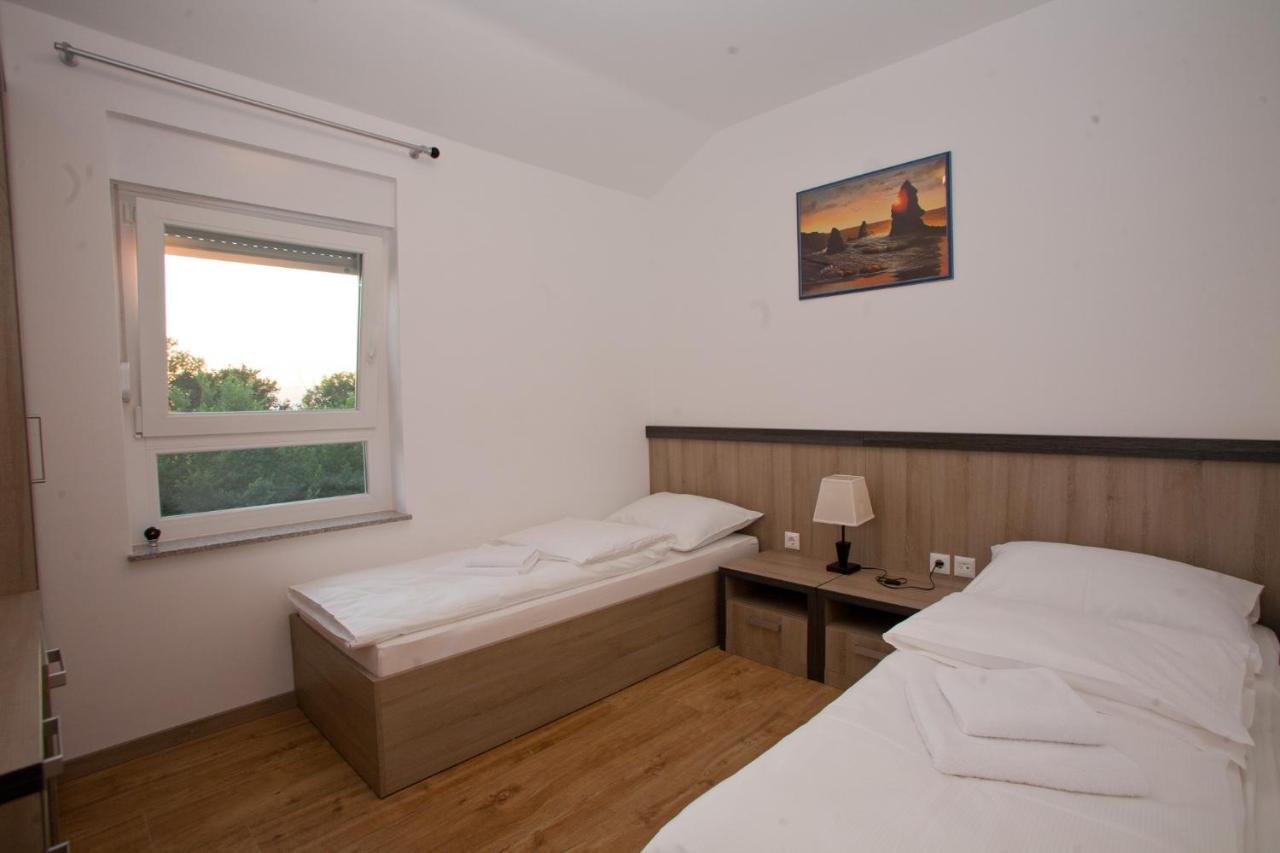 נייביצה Apartments Maslina II מראה חיצוני תמונה