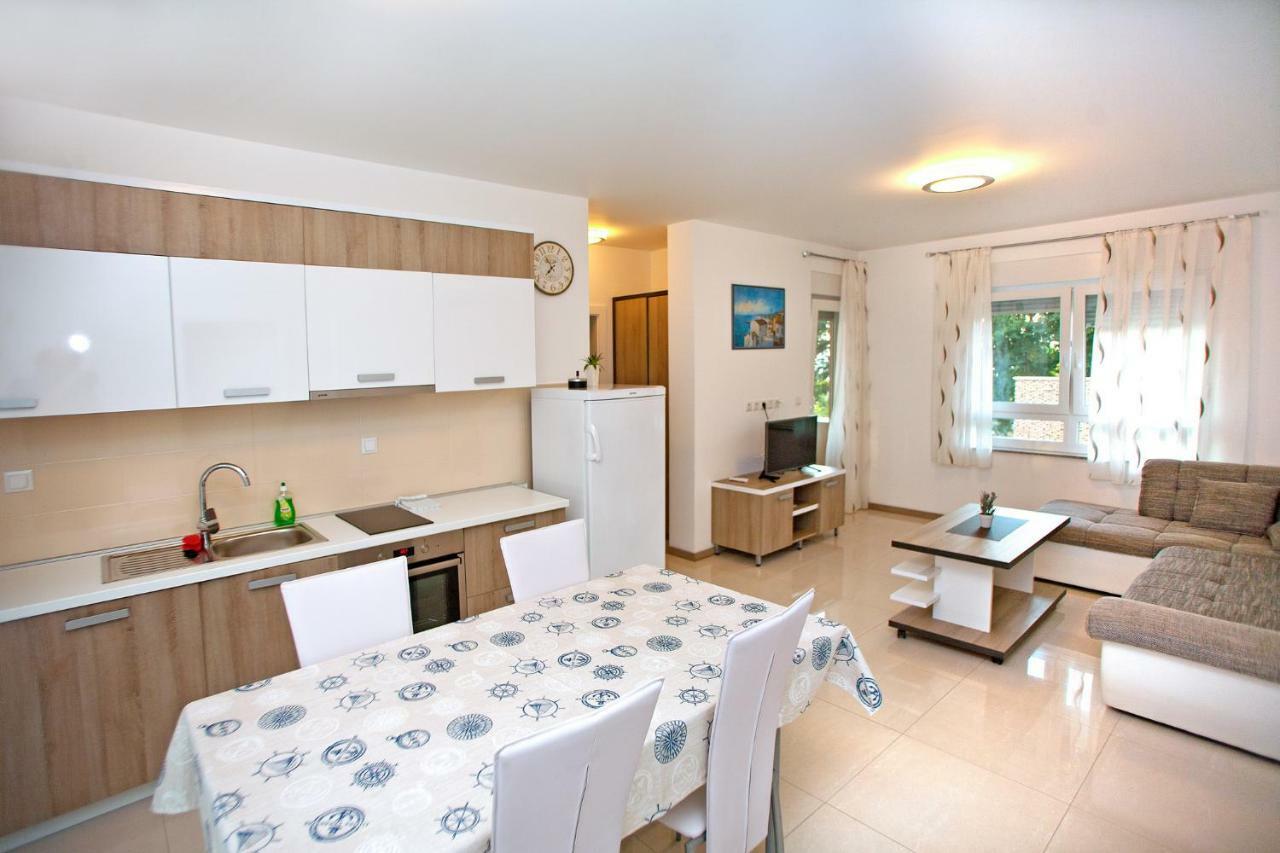 נייביצה Apartments Maslina II מראה חיצוני תמונה
