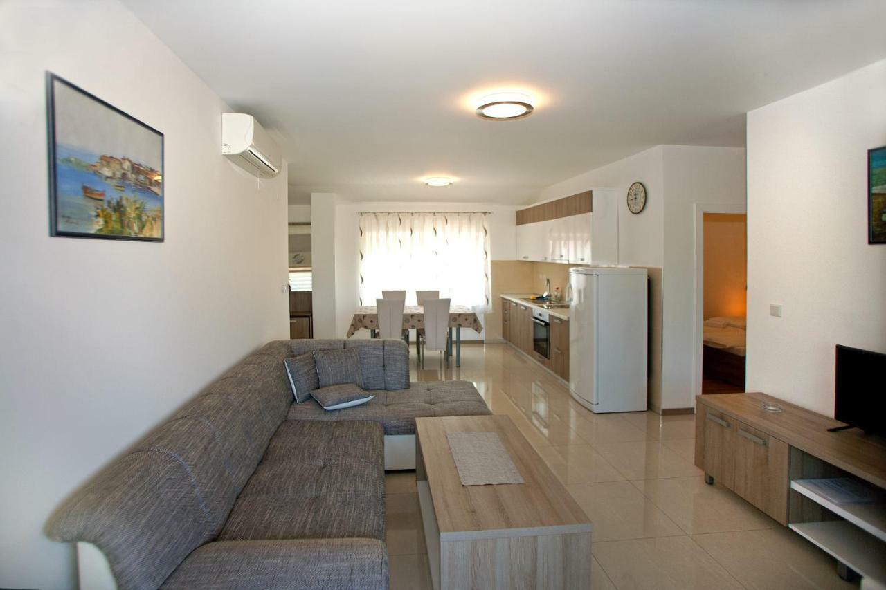 נייביצה Apartments Maslina II מראה חיצוני תמונה